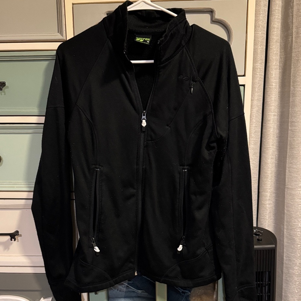 Köppen Women’s Black Full-Zip Jacket Medium